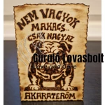 Egyedi kézműves fa hűtőmágnes kézi gravírozással kutyás