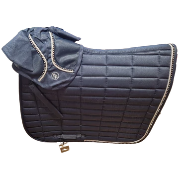 Glamour Chic univerzális nyeregalátét fülvédővel szettben full méret kék Glamour Chic univerzális nyeregalátét fülvédővel szettben full méret kék